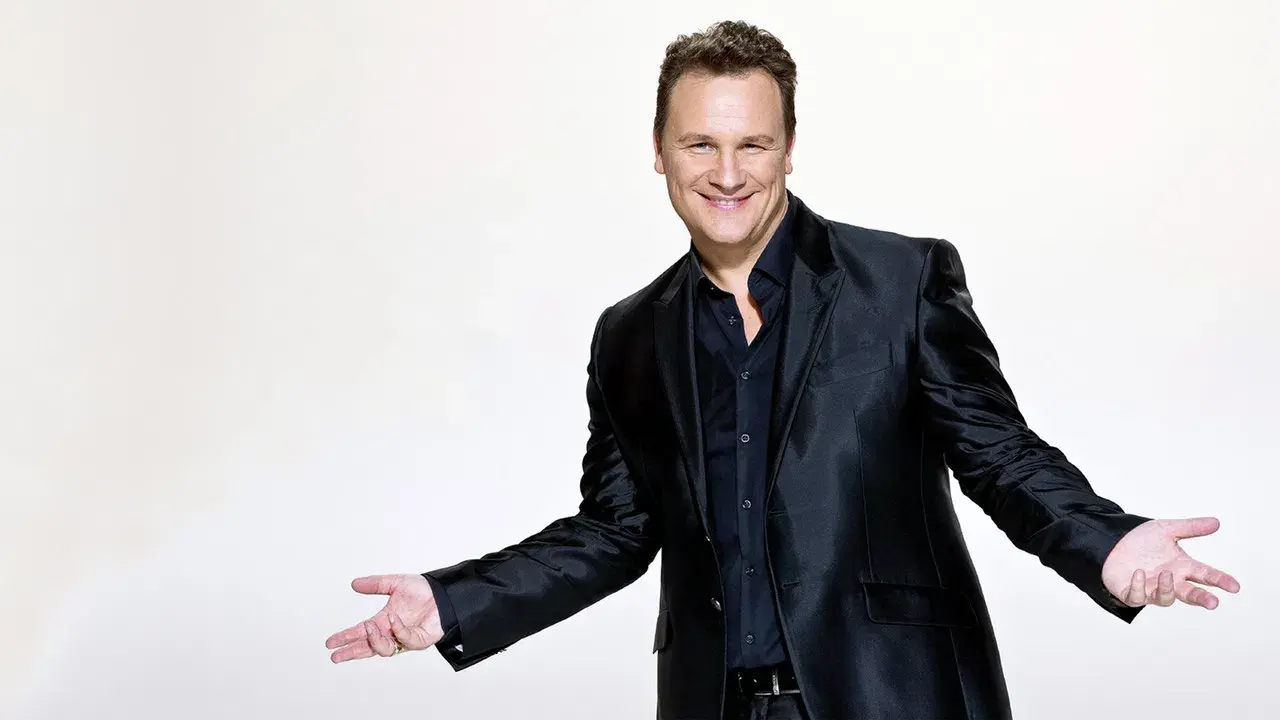 Shopping Queen backdrop