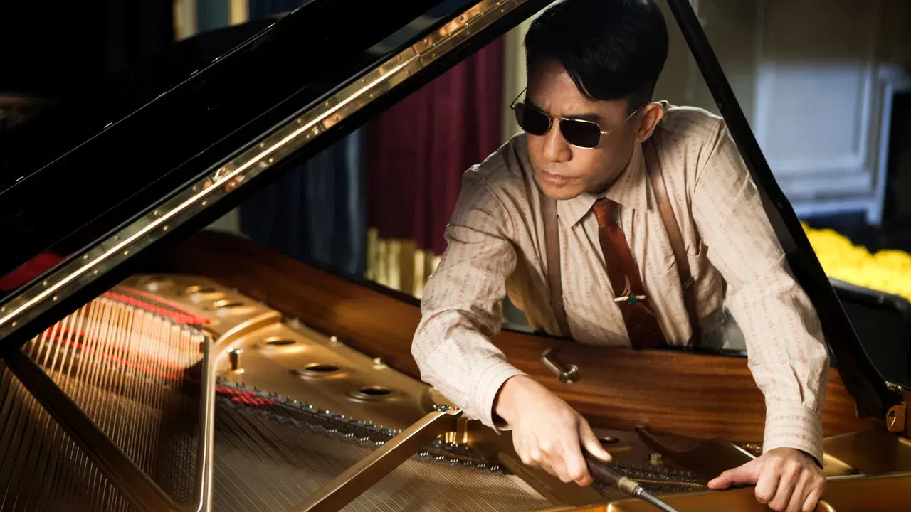 The Silent War fondo