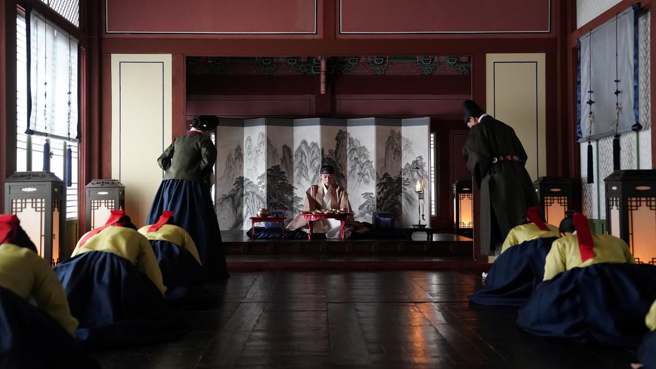 왕과 사는 남자 fondo