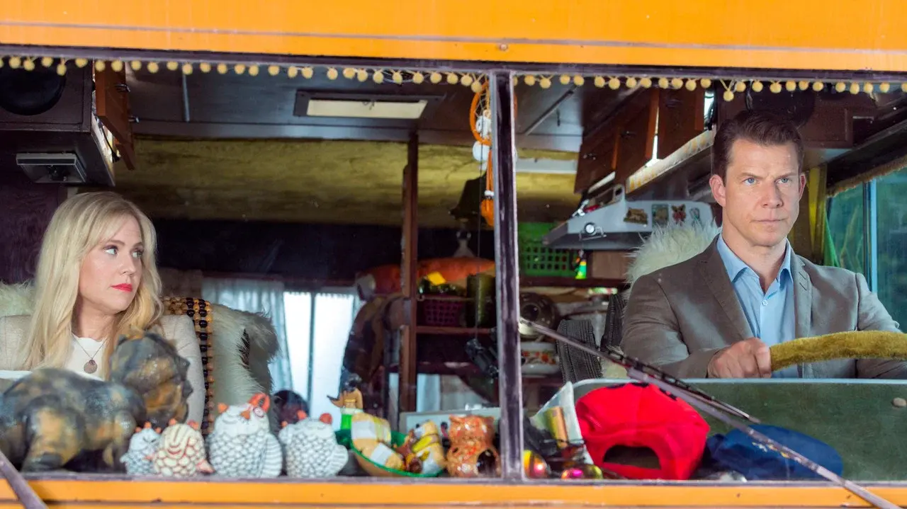 Signed, Sealed, Delivered: The Road Less Traveled fondo