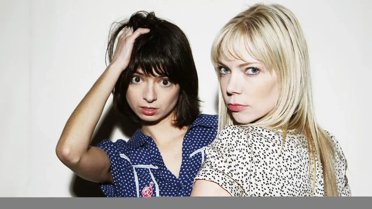 Garfunkel and Oates fondo
