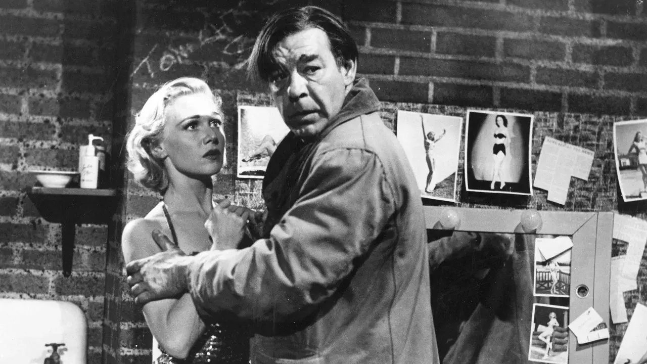 El hombre indestructible fondo