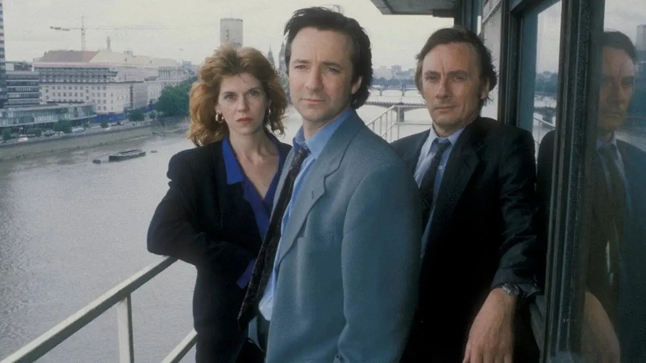 Between the Lines fondo