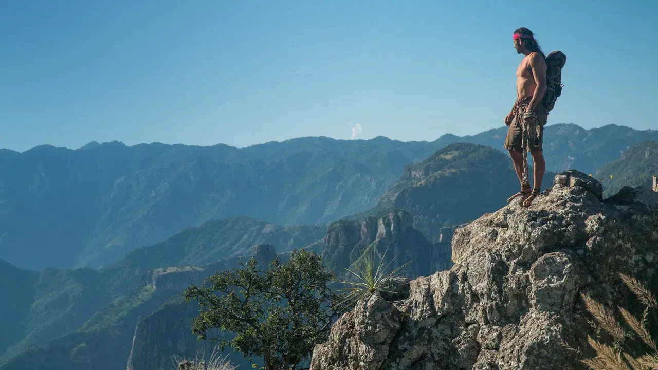 Solo contra el mundo: Hazen Audel fondo