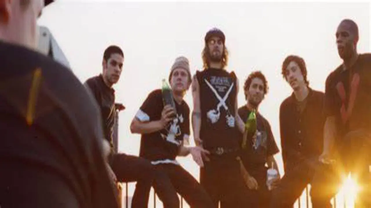 Moments Like This Never Last fondo