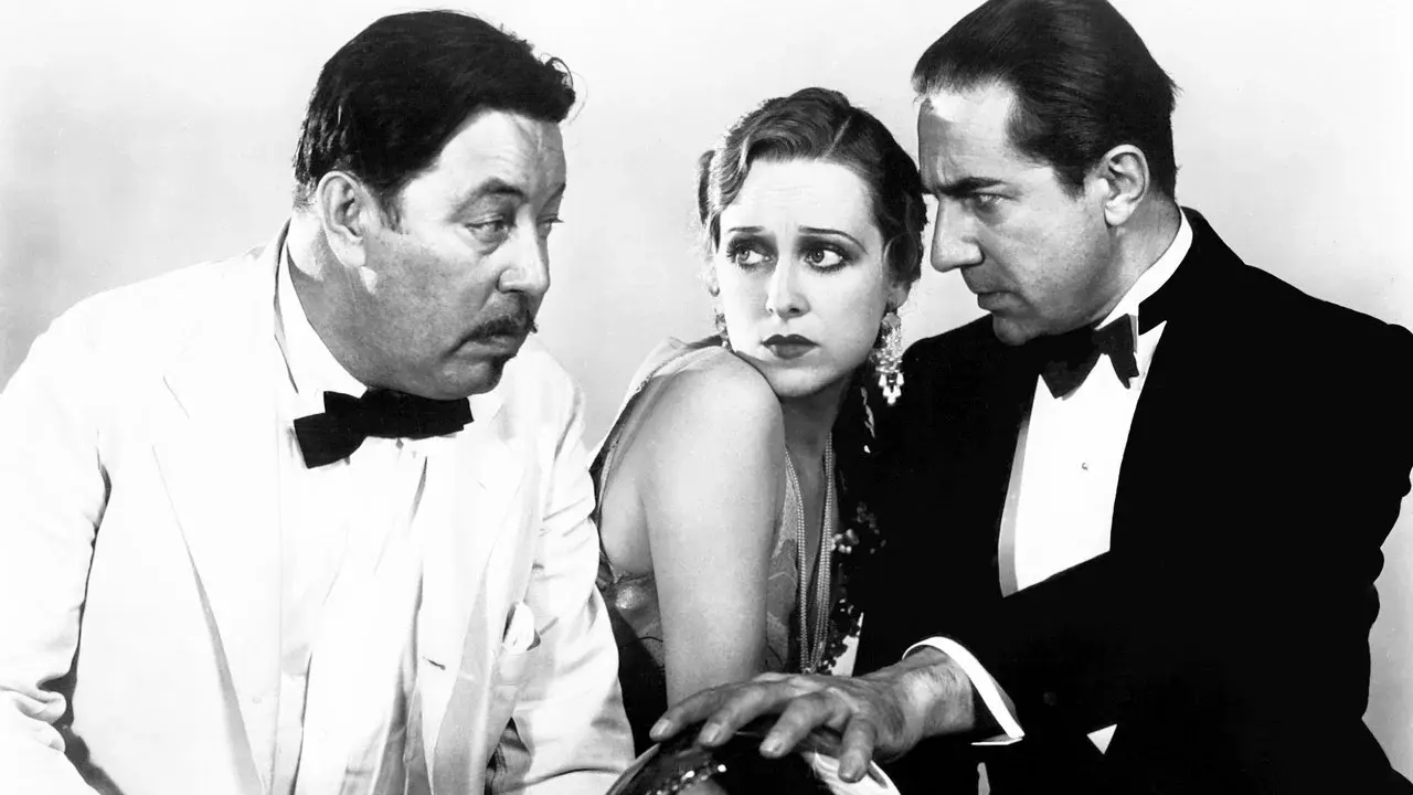 The Black Camel fondo