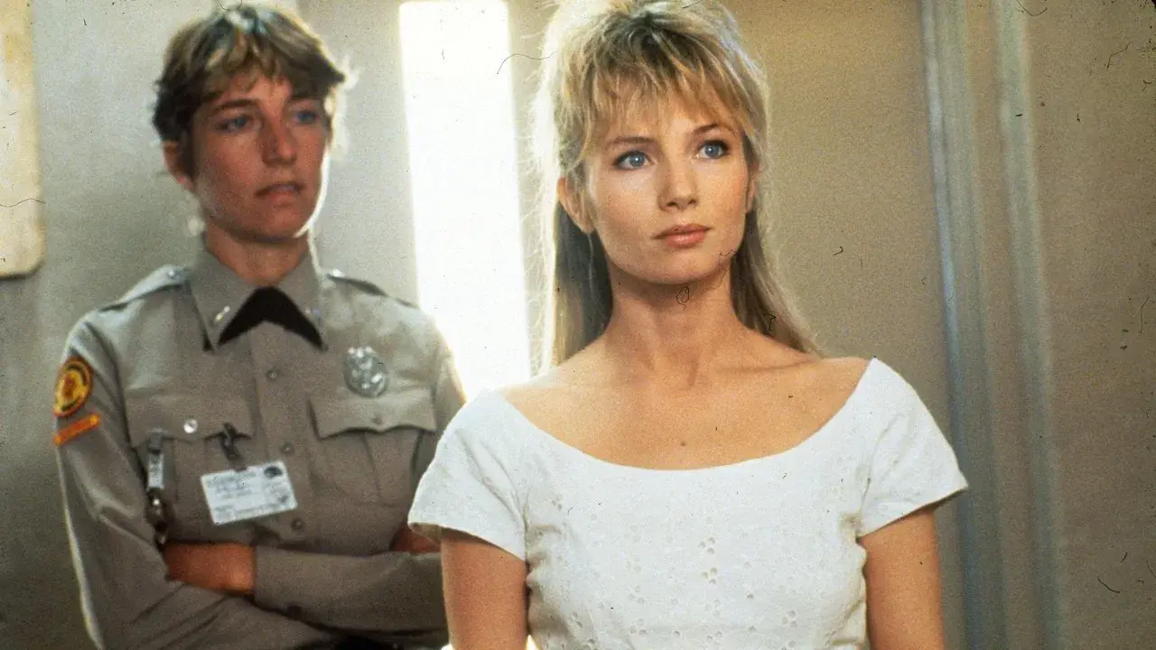 Y la creó para el escándalo fondo