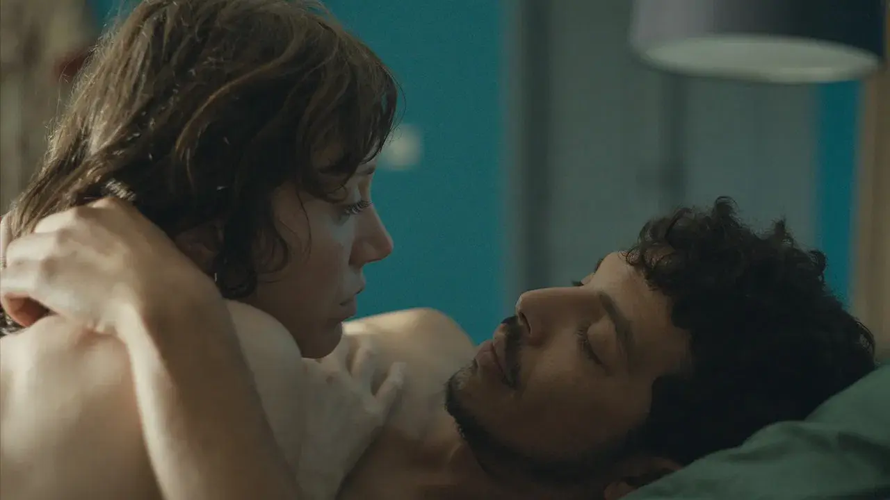 Derrière les palmiers fondo