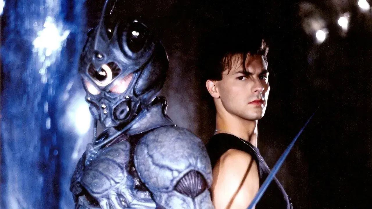 Guyver: Dark Hero fondo