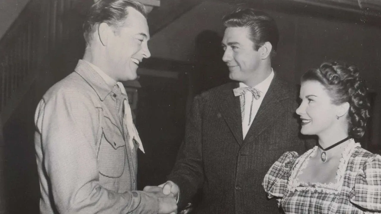 Ridin' the Outlaw Trail fondo