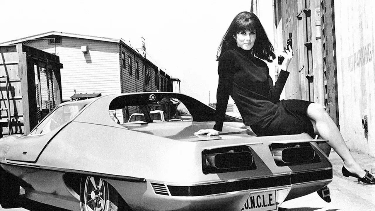 La chica de CIPOL fondo