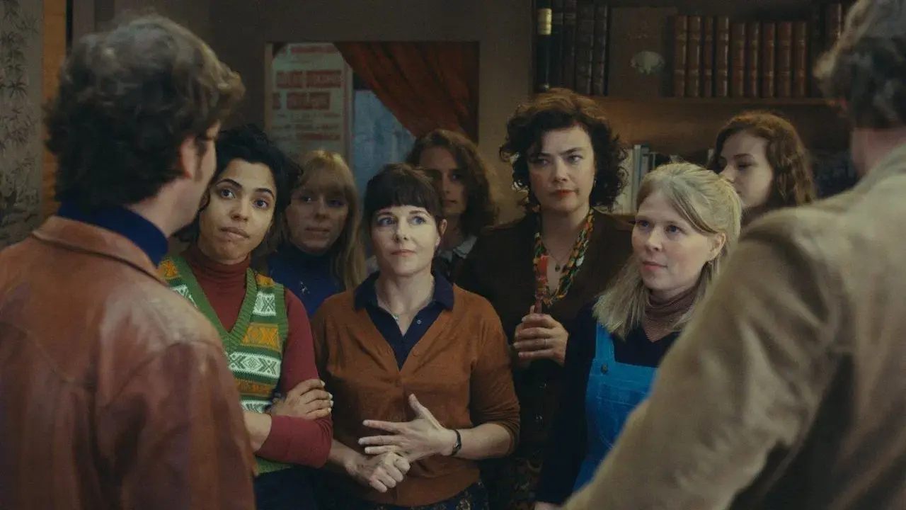 La indignada Annie fondo