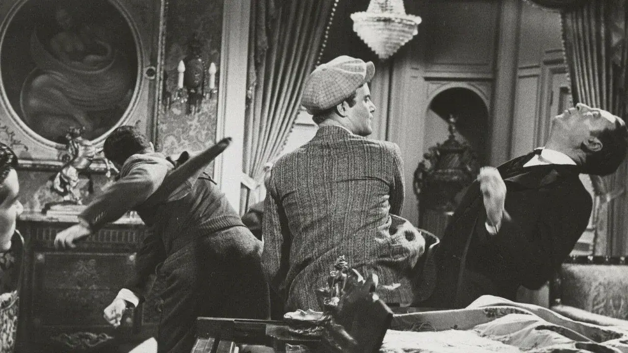 Portrait of a Mobster fondo