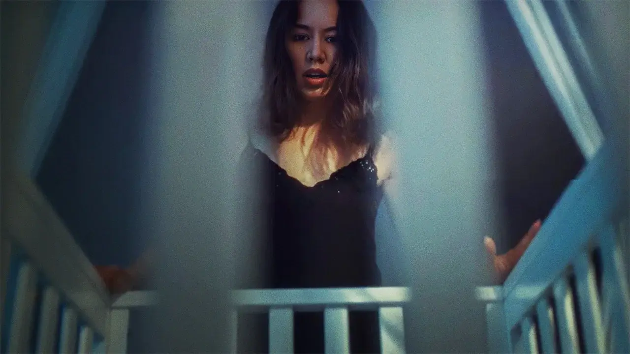The Surrogate Scandal fondo