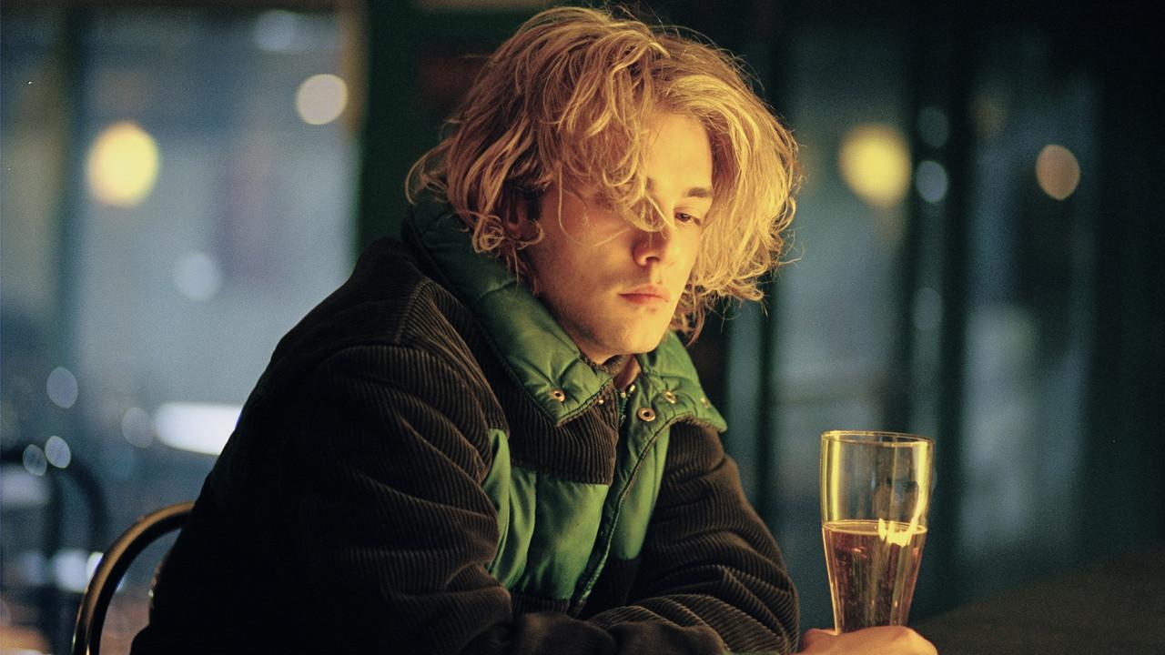 Tom en la granja fondo