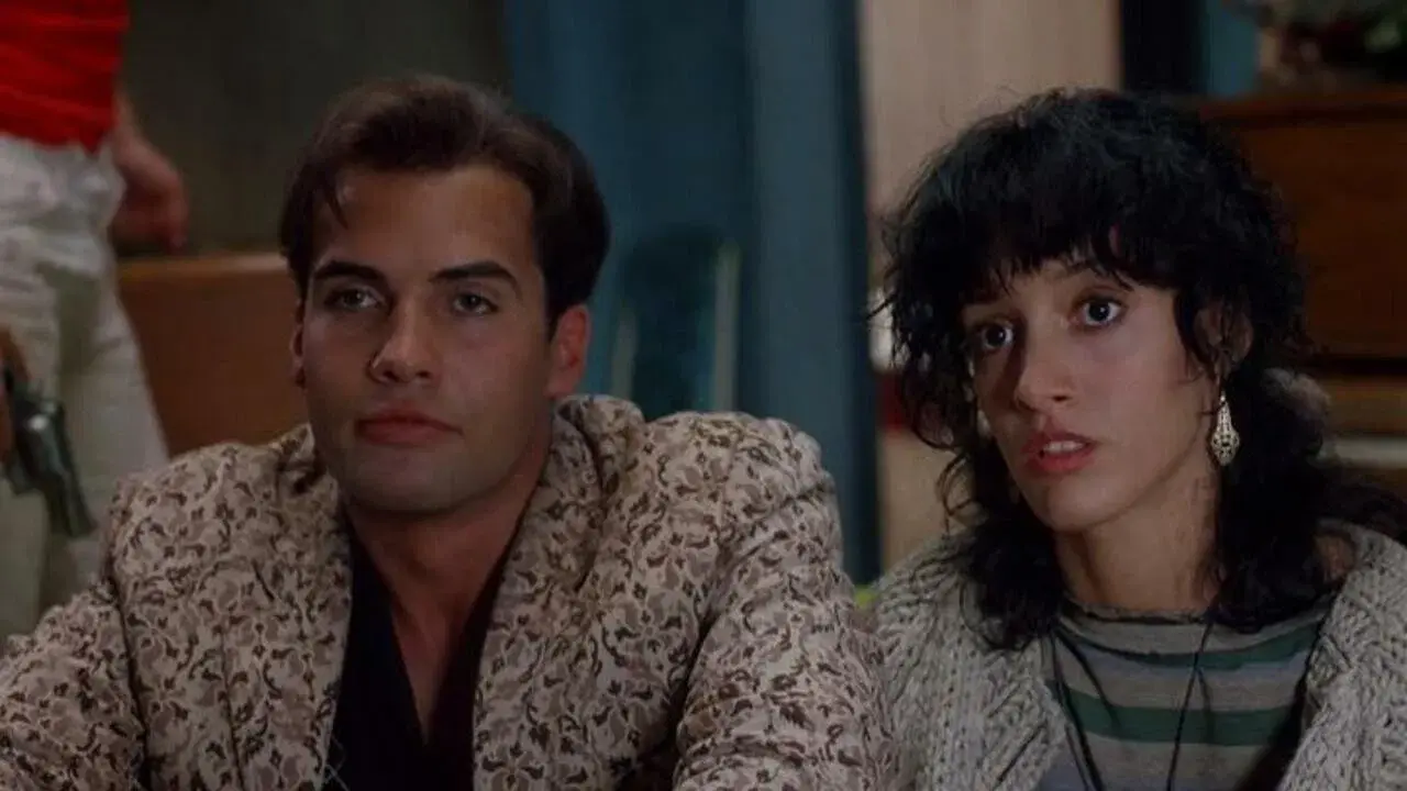 Perseguido por todos fondo