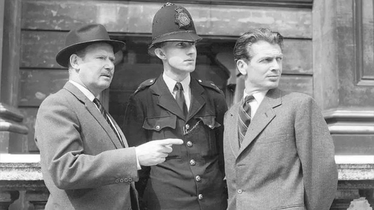 No Hiding Place fondo