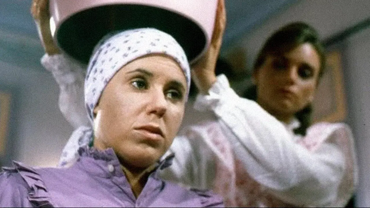 La venganza de las mujeres de Stepford fondo