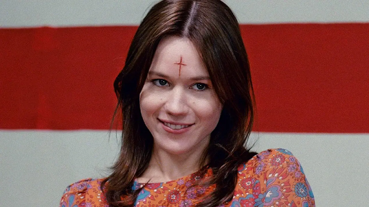 Leslie, My Name Is Evil fondo