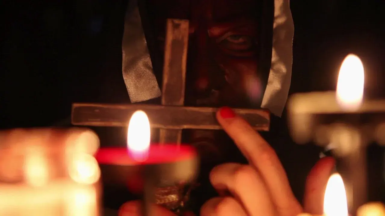Bloody Bloody Bible Camp fondo