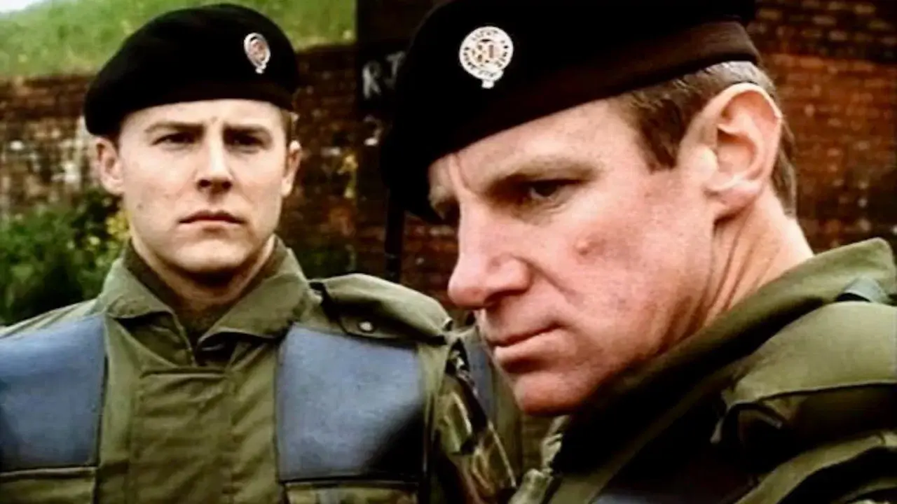 A Breed of Heroes fondo