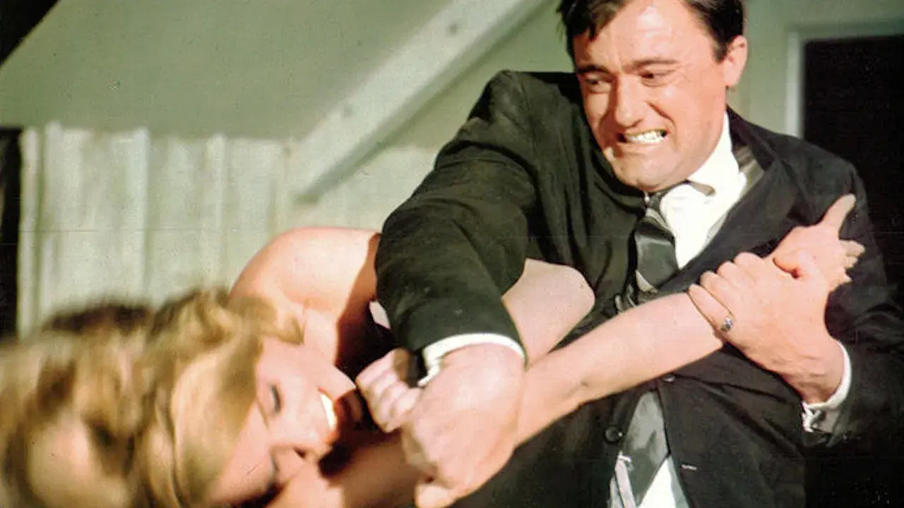 Desapareció un Espía fondo