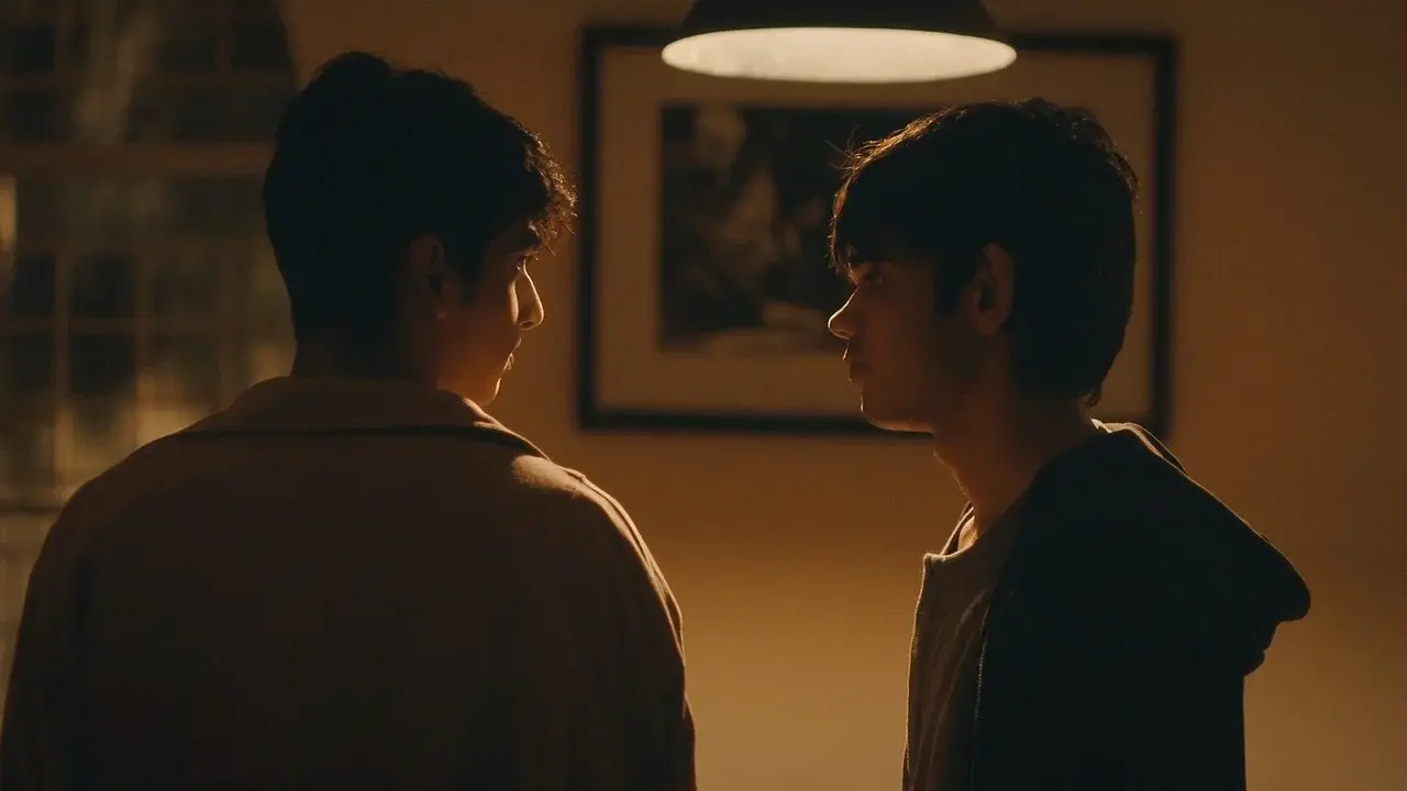 School of Lies fondo