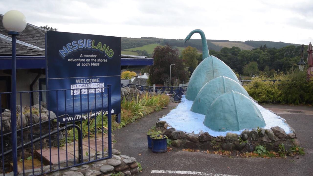 Plesiosaurios vivos backdrop