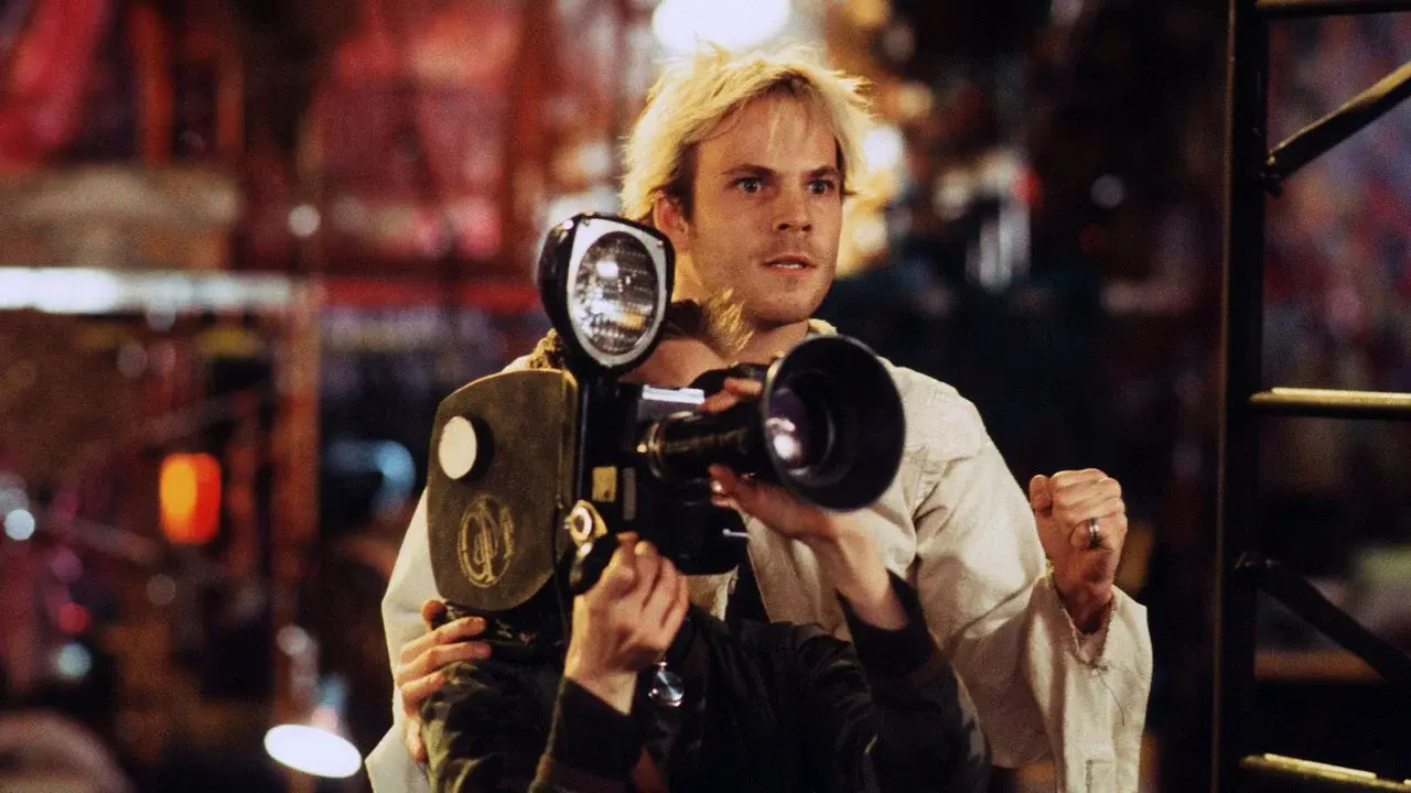 Cecil B. Demente fondo