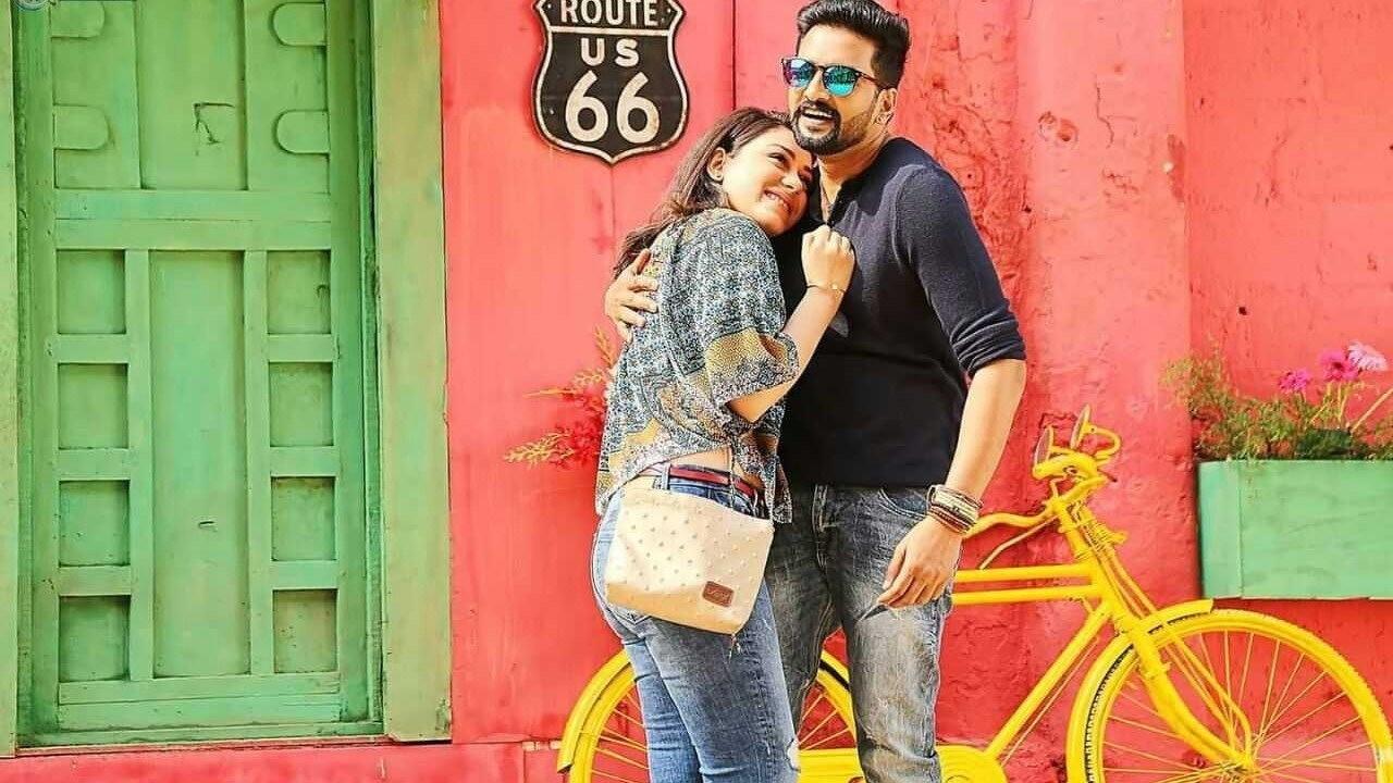 தில்லுக்கு துட்டு fondo