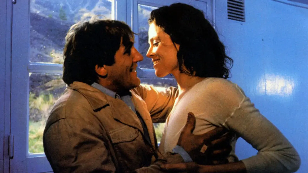 El misterio de Laura fondo