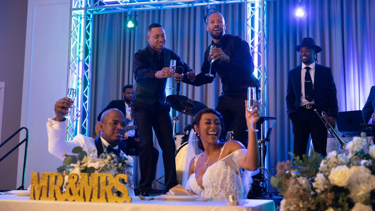 Hip Hop Family Christmas Wedding fondo