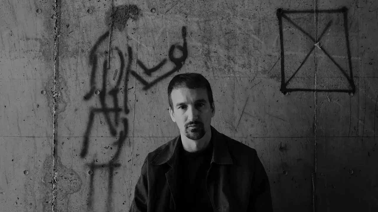 Through the Graves the Wind Is Blowing fondo