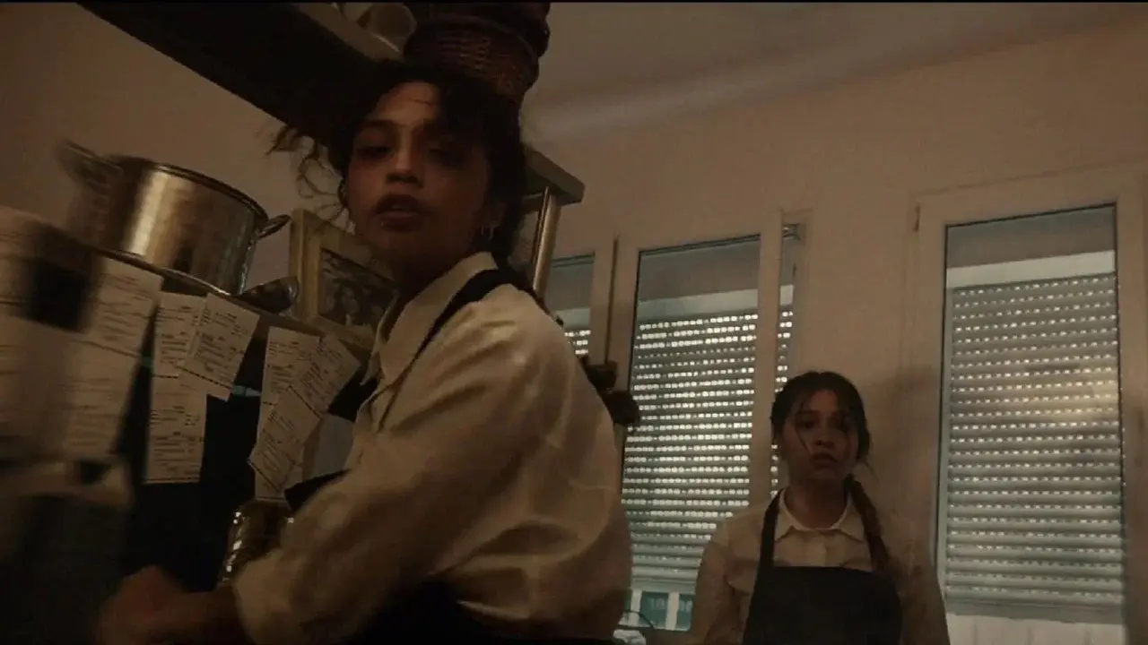 Los Límites de una Obsesión, Sin Guarnición fondo