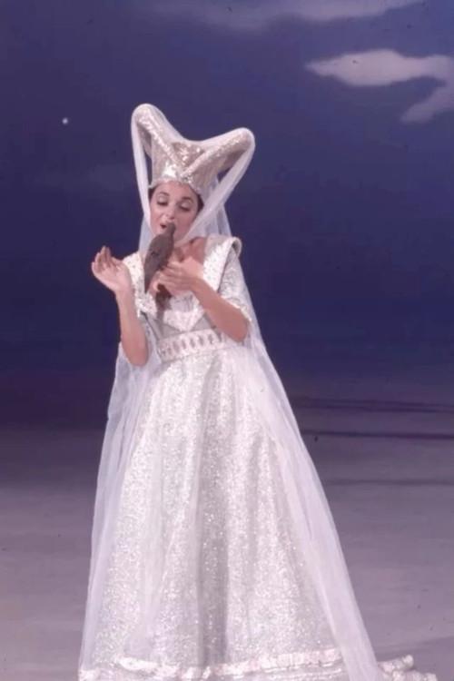 Annie: The Women in the Life of a Man