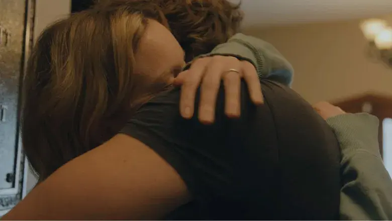 Matt and Mara - Fondo