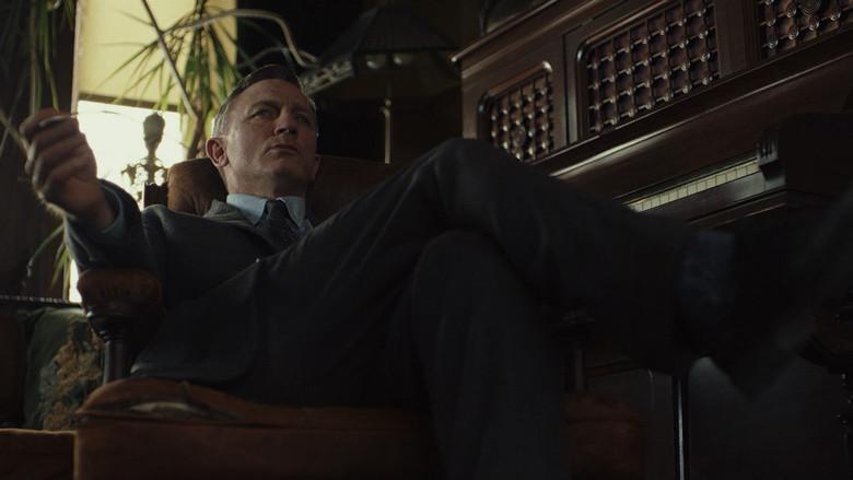 Puñales por la espalda - Fondo