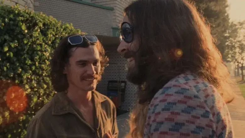 Casi famosos - Fondo