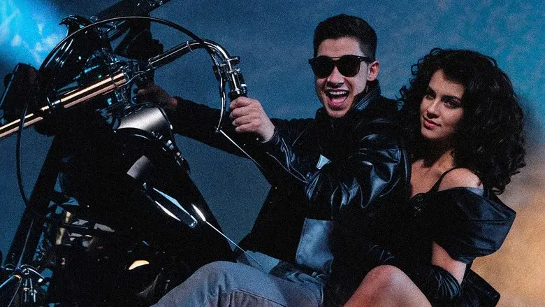 Noche de graduación 3: El último beso - Fondo