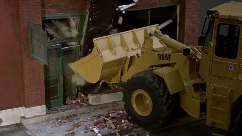 Guerra de bares VII, la víctima desnuda