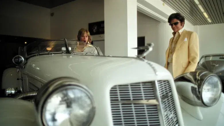 Detrás del candelabro - Fondo