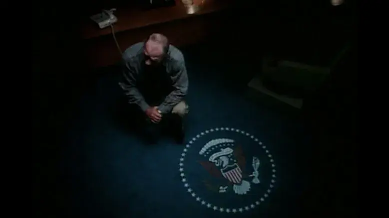 Misiles al Amanecer - Fondo