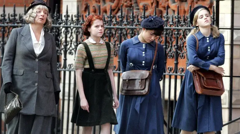 Ballet Shoes - Fondo