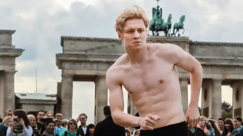 Todo un hombre - Fondo