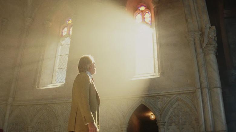 Puñales por la espalda: De entre los muertos - Fondo