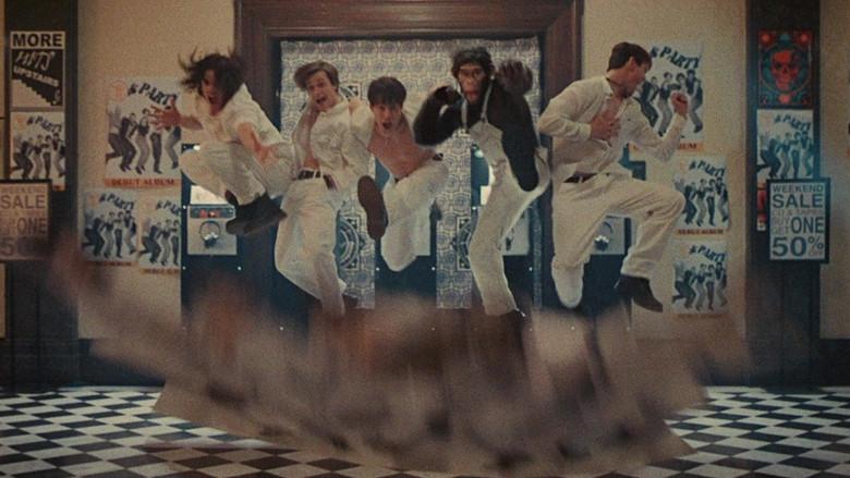 Better Man: La historia de Robbie Williams - Fondo