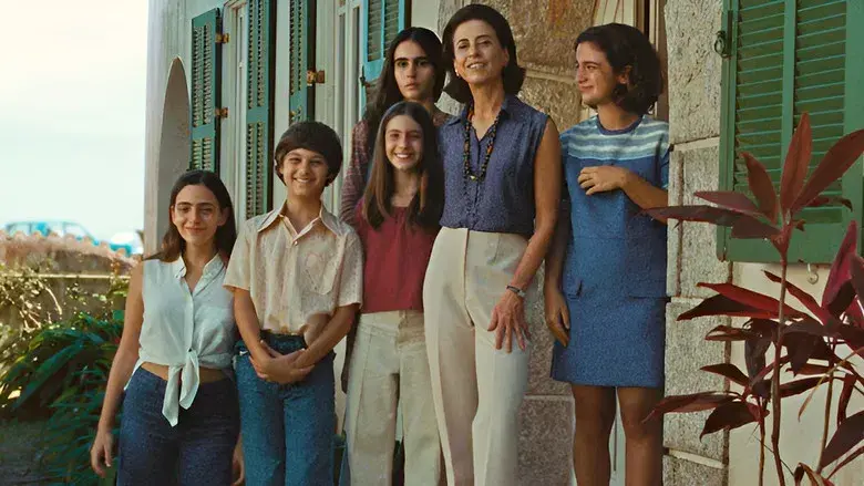 Aún estoy aquí - Fondo