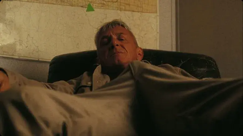 Una batalla tras otra - Fondo