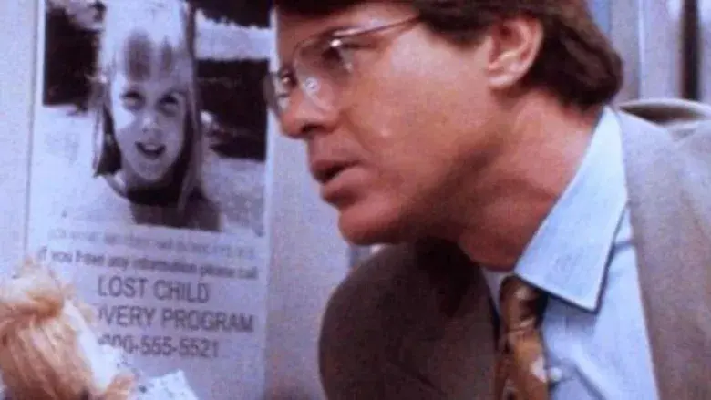 In a Stranger's Hand - Fondo