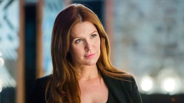 Signed, Sealed, Delivered: From Paris with Love - Fondo